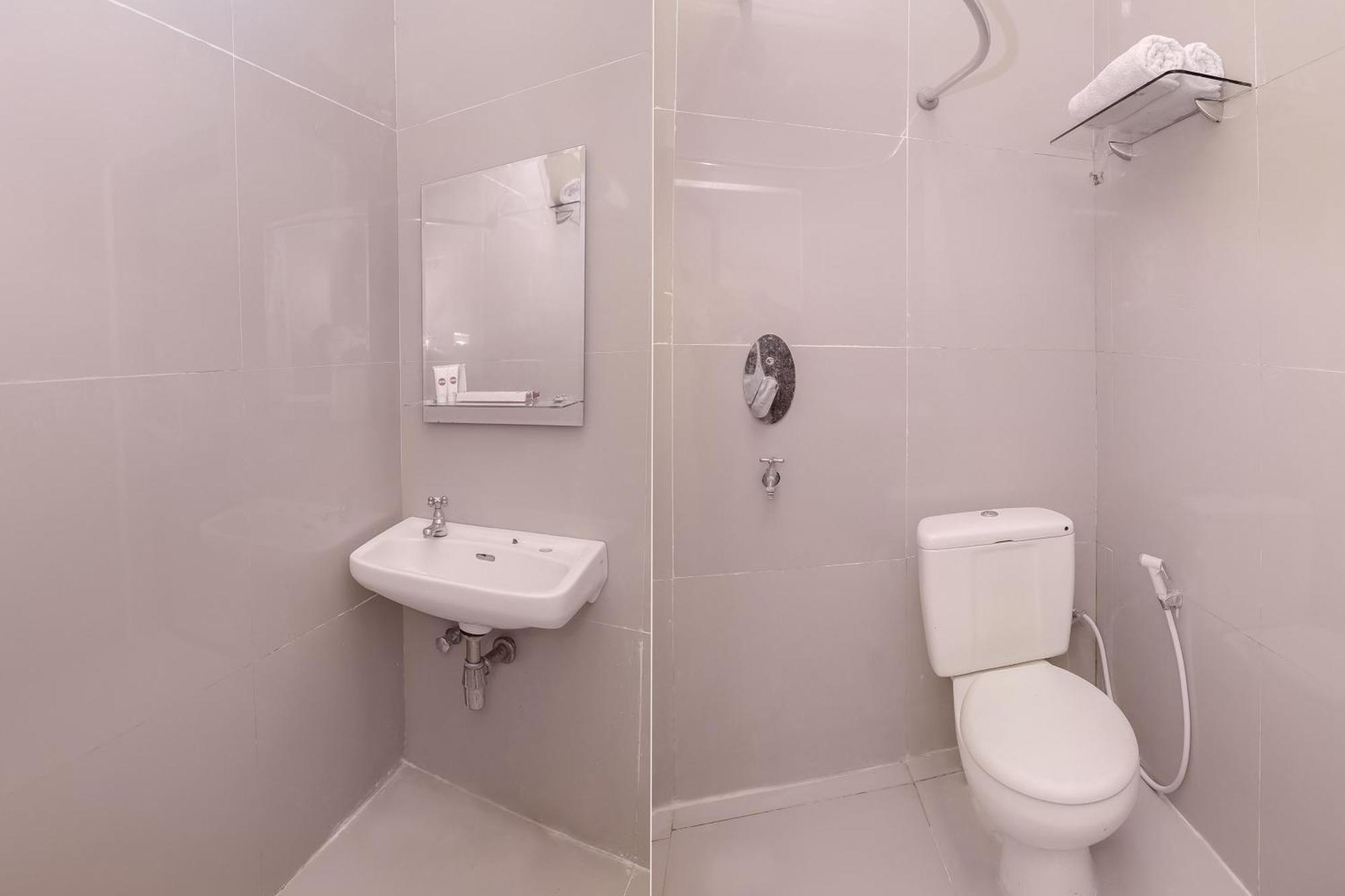 Capital O 854 Ub Caisar Hotel Banda Aceh Ngoại thất bức ảnh