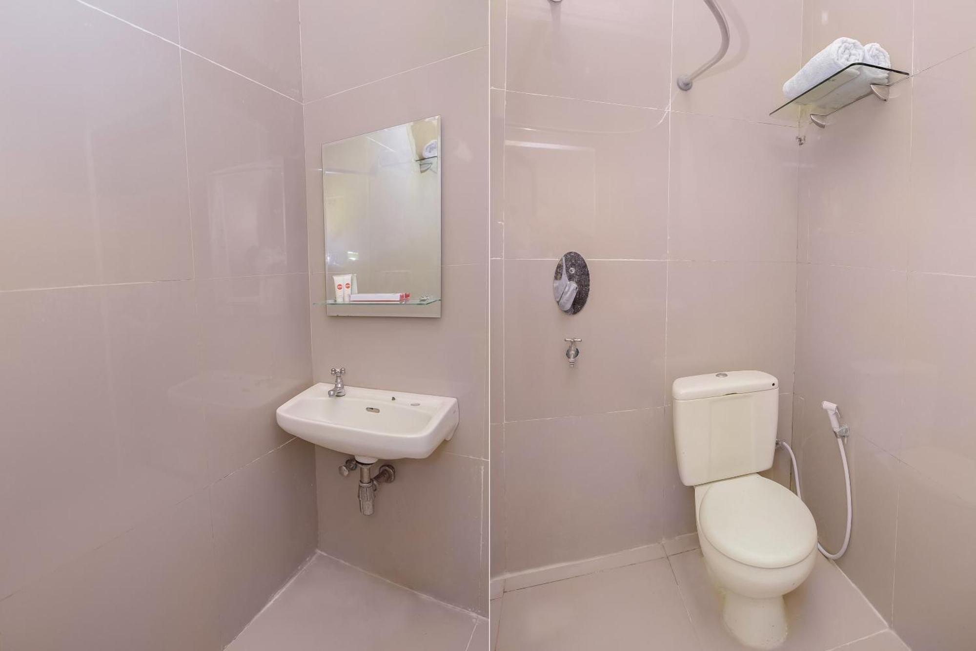 Capital O 854 Ub Caisar Hotel Banda Aceh Ngoại thất bức ảnh